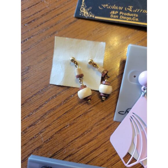 NWD Lot of Pair of Pierced Earrings 80s 90s Vintage Enamel Variety Styles - Picture 2 of 10